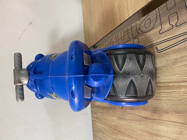 Motocicleta Capitão América azul bom estado