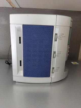Radio despertador con reproductor de CD