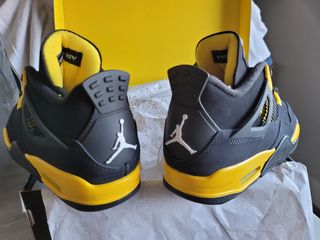 Nike Air Jordan 4 "Thunder talla 42