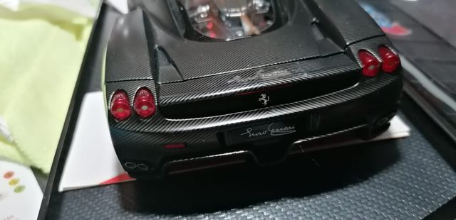 BBR Models 1/18 Ferrari Enzo Carbon Fiber 2004
