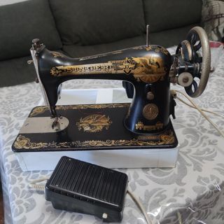 Maquina de coser SINGER  Antigua