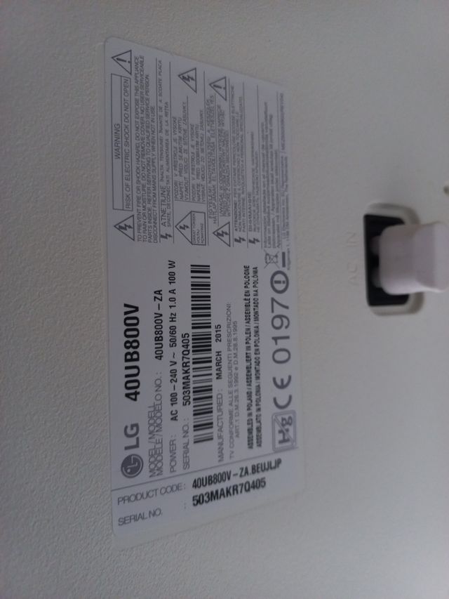 tv LG modelo40U8800V