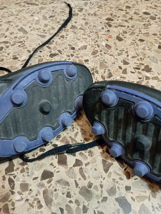 Zapatillas fútbol + protección + medias