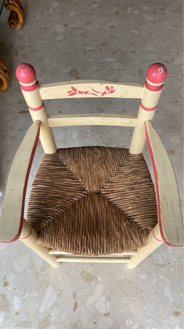 Trona de madera natural