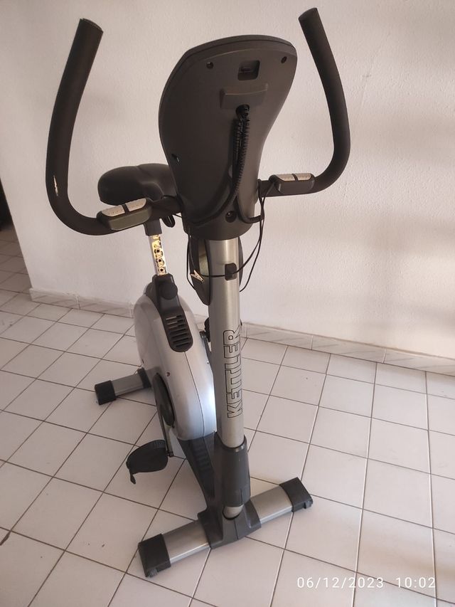 Bicicleta estática con pulsometro