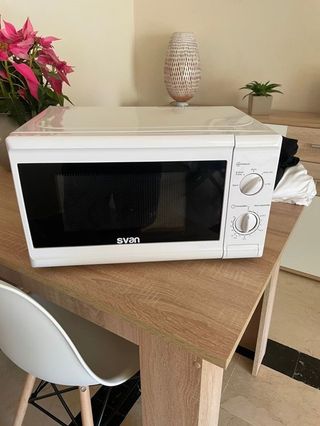 microondas Svan modelo SVMW700