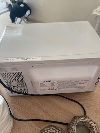 microondas Svan modelo SVMW700