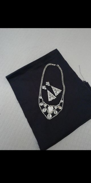 Set gioiello:collana, orecchini