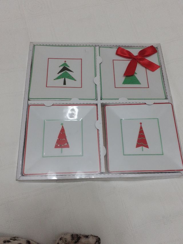 PLATOS DE PORCELANA CON MOTIVOS NAVIDEÑO
