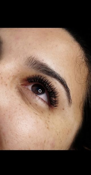 Extensiones de pestañas volumen