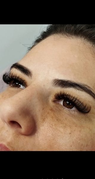 Extensiones de pestañas volumen