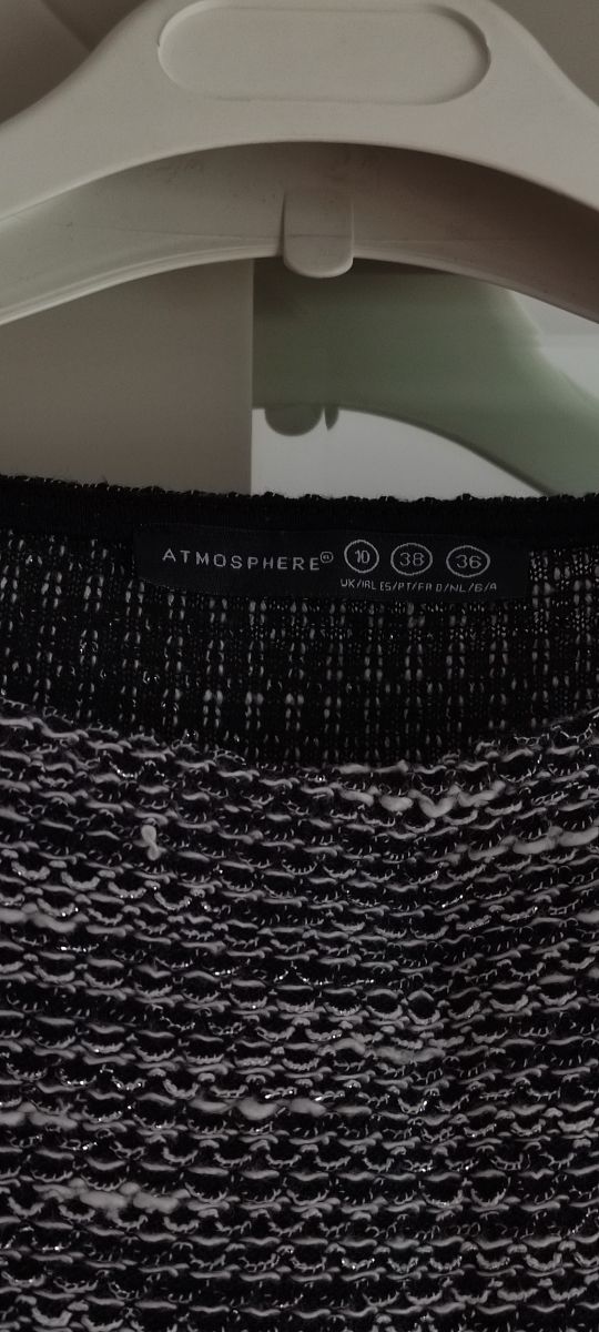 Jersey negro. Suéter. Punto. Manga larga.