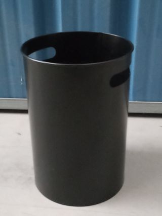 Papelera metal negra 5 L