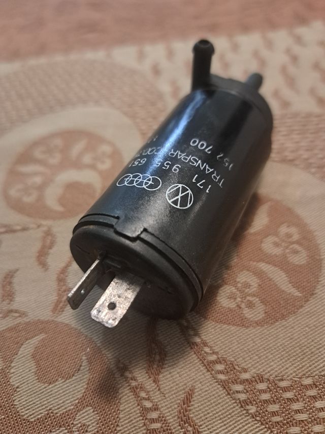 Golf cabrio mk1. Bomba limpiaparabrisas