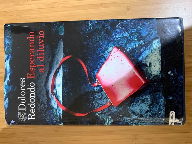 Un libro de Dolores Redondo