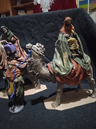 Figuras antiguas de belén de barro