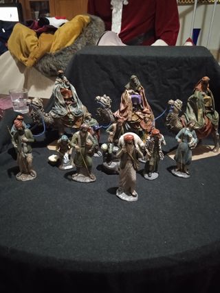 Figuras antiguas de belén de barro