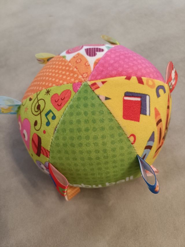 Pelota grande de peluche para bebés