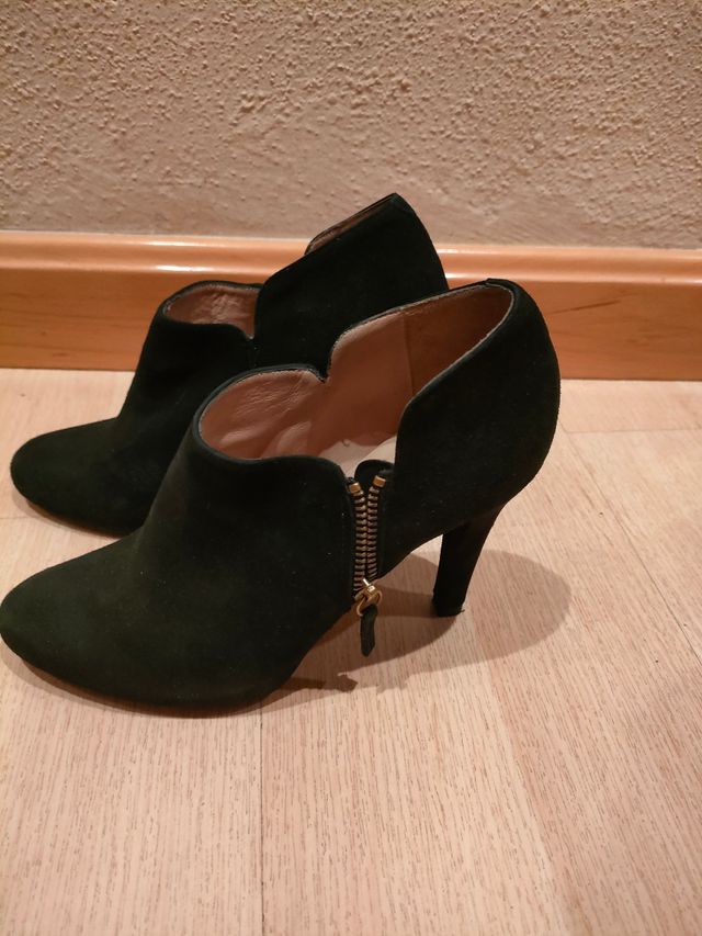 Zapatos nuevos negros Unisa 38