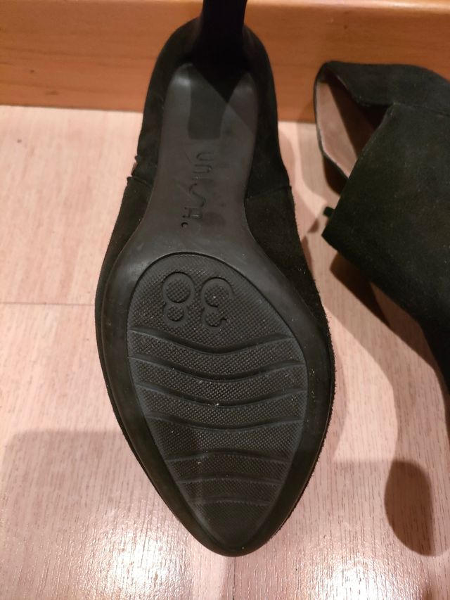 Zapatos nuevos negros Unisa 38