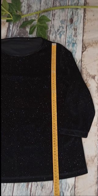Blusa negra aterciopelada con brillo 