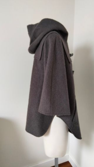 Abrigo - Capa mujer. Talla 40. Nueva