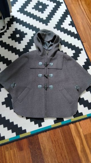 Abrigo - Capa mujer. Talla 40. Nueva