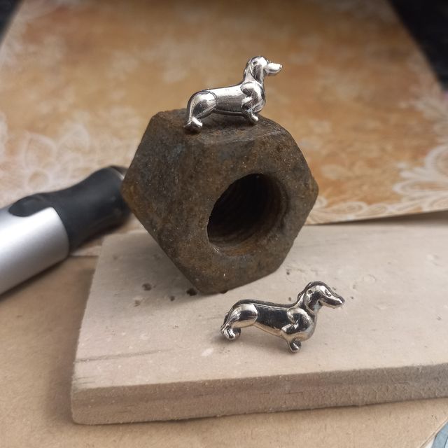 Pendientes de perro salchicha. Dachshund, teckel