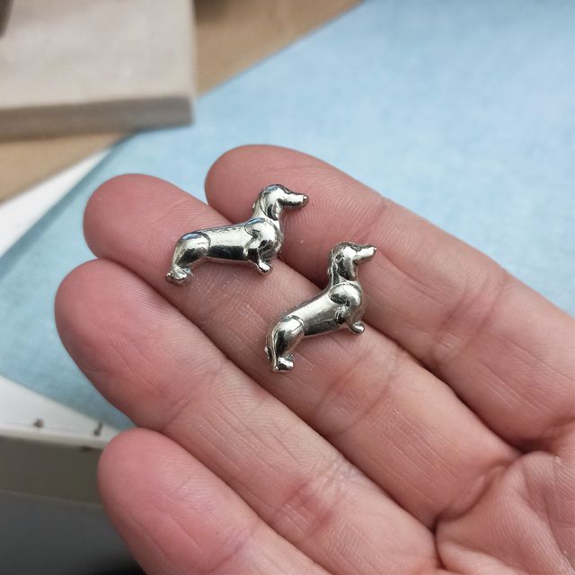Pendientes de perro salchicha. Dachshund, teckel