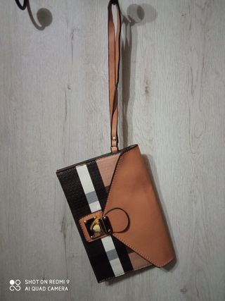 BOlSO/ CARTERA DE MANO O PORTA MÓVIL