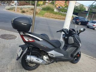 Cambio o vendo SYM Joymax 125cc (2015)  1.900 €