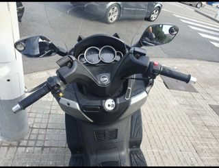 Cambio o vendo SYM Joymax 125cc (2015)  1.900 €