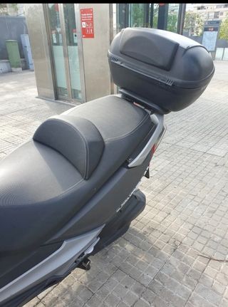 Cambio o vendo SYM Joymax 125cc (2015)  1.900 €