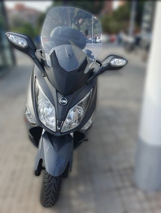 Cambio o vendo SYM Joymax 125cc (2015)  1.900 €