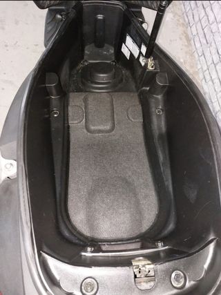 Cambio o vendo SYM Joymax 125cc (2015)  1.900 €