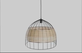 Lampara de techo de metal y rattan