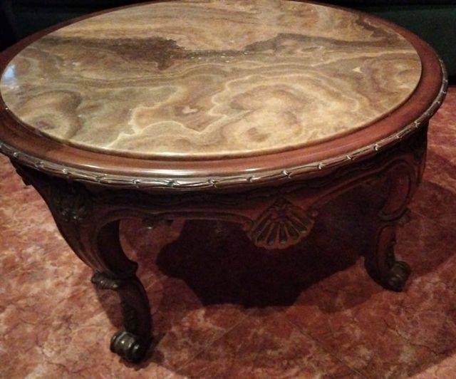 Mesa de centro o auxiliar de madera y mármol