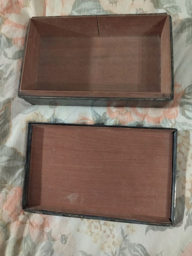 Antica scatola in metallo 18x12