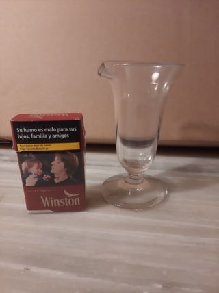 Medidor antiguo de farmacia