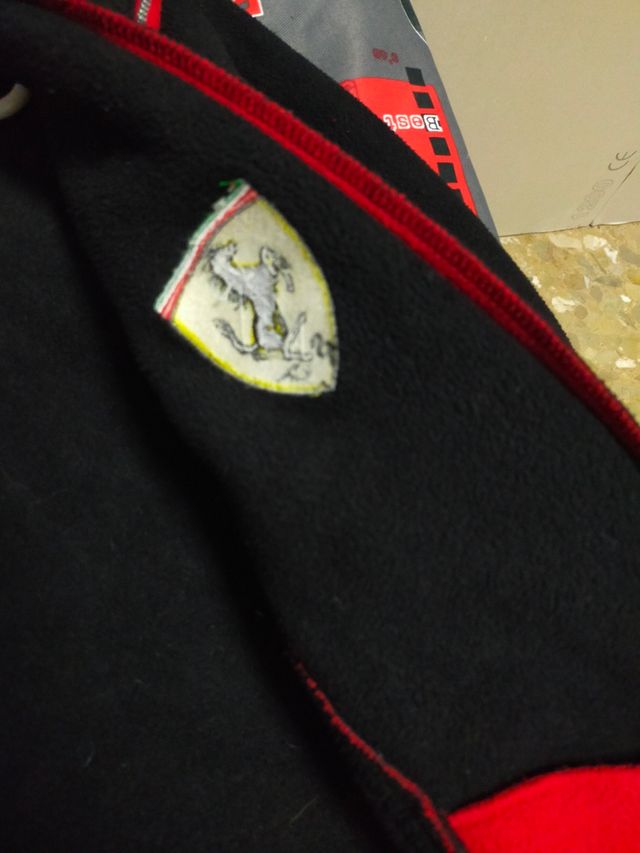 Ferrari forro polar