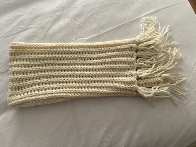 conjunto gorro y bufanda blancos