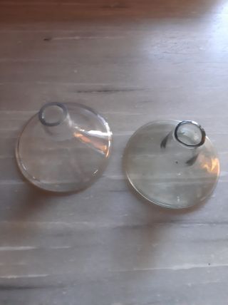 2 embudos de farmacia antiguos