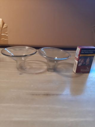 2 embudos de farmacia antiguos