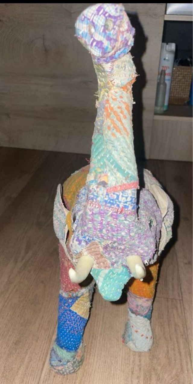 Jirafas y elefante hechos a mano