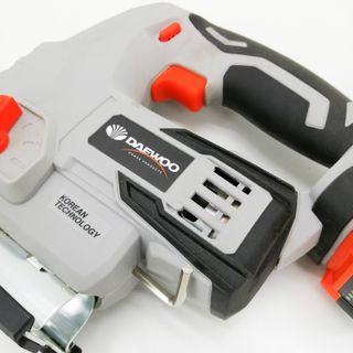 Sierra de calar Daewoo DALJS18-1 con batería