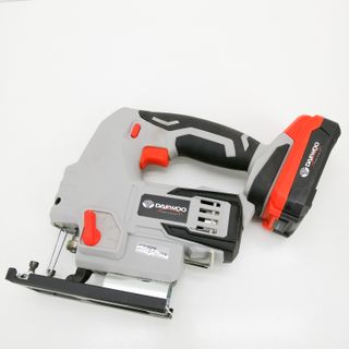 Sierra de calar Daewoo DALJS18-1 con batería