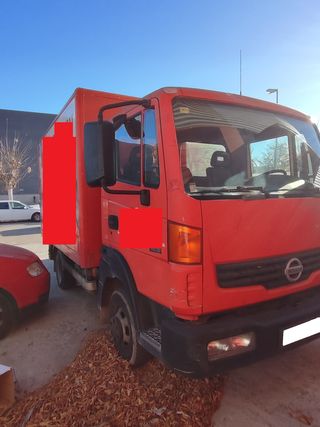 Nissan Atleon 2007