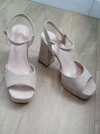 Sandalias beige plataforma tacón talla 38