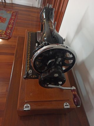 Maquina de coser ALFA