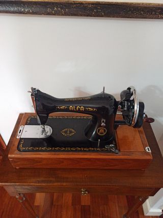 Maquina de coser ALFA